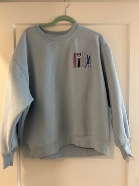 Light Blue Après Ski Graphic Crewneck Sweatshirt